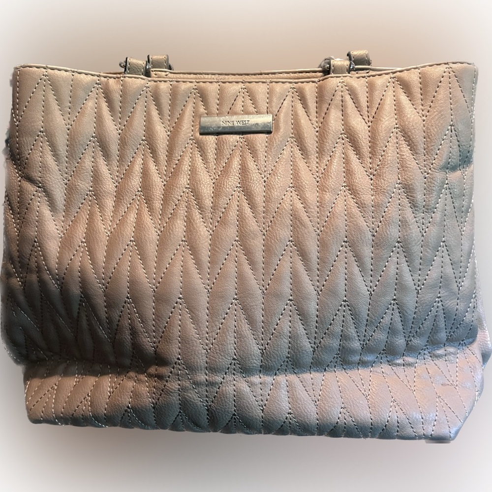 Nine West Purse Handbag Shoulder Bag Beige Half Chain.